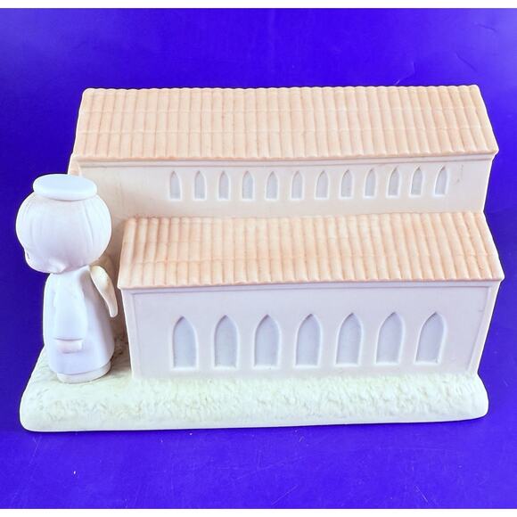 VTG Precious Moments Chapel “Theres A Christian Welcome Here” 523011 Butcher “89 - Picture 4 of 14